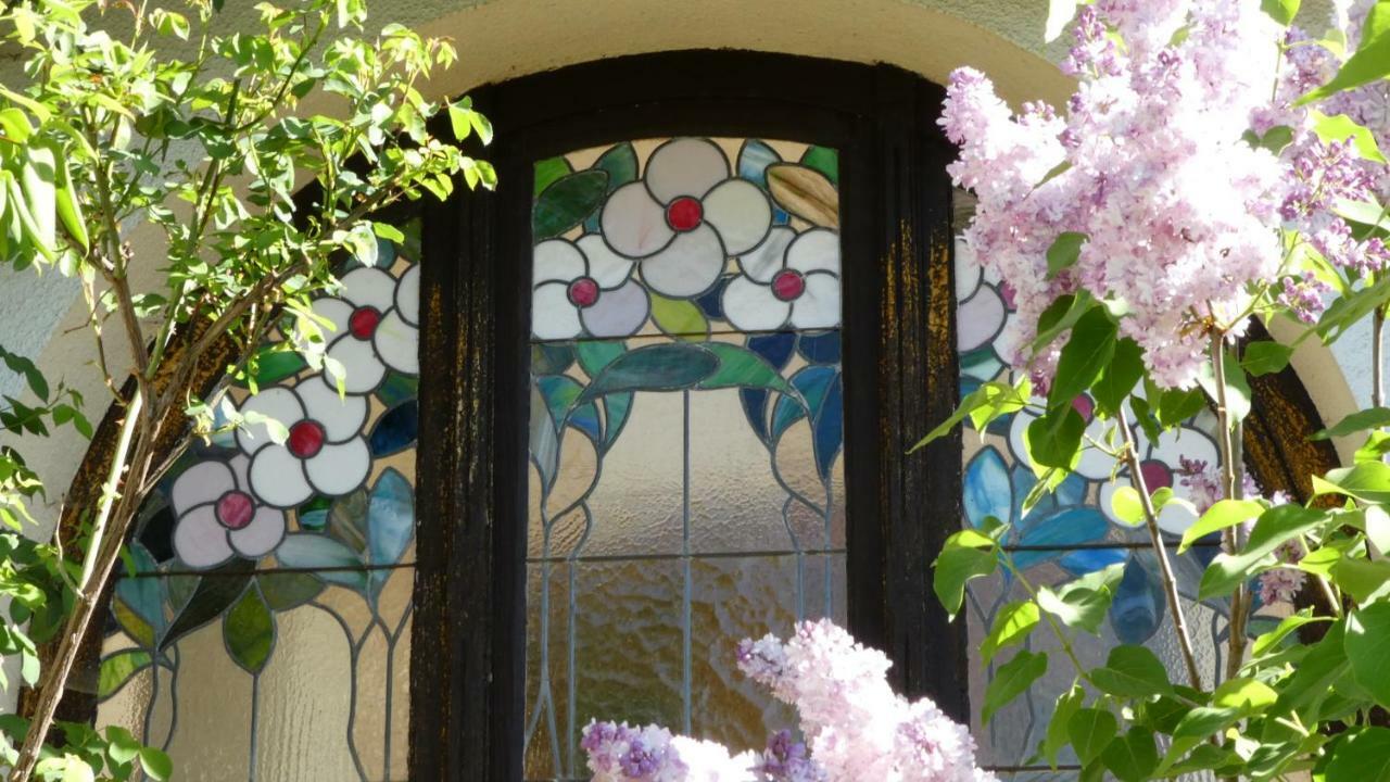 Charlotte Villa *